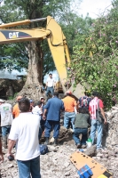 Viernes 1 de julio. Otro derrumbe en las obras del rio Sabinal atrapa a un trabajador ahora en las cercanías del boulevard del Fovisste.