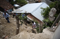 20210702. San Fernando. Familias afectadas por el derrumbe durante las lluvias de las últimas horas