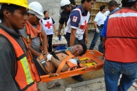 Lunes 13 de Junio del 2011 Cuatro obreros fallecen sepultados  en la construcción en los muros de contención del rió sabinal que su ubica en la 4 norte esquina con 10 oriente.
