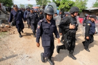 Martes 27 de mayo del 2014. Tuxtla Gutiérrez. Las fuerzas policiacas del estado de Chiapas acompañan el desalojo de los predios invadidos en las cercanías del fraccionamiento Vida Mejor y que los colonos denominan Colonia Manuel Velazco