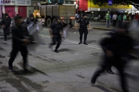 Martes 11 de julio del 2017. Tuxtla Gutiérrez. Esta madrugada el operativo inter institucional desaloja el cruce de la Avenida y Calle Central donde maestros de Secundarias técnicas se encontraban instalados. Martes 11 de julio del 2017. Tuxtla Gutiérrez. Esta madrugada el operativo inter institucional desaloja el cruce de la Avenida y Calle Central donde maestros de Secundarias técnicas se encontraban instalados.