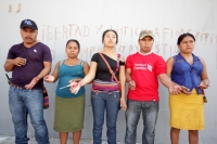 Miércoles 3 de diciembre del 2014. Tuxtla Gutiérrez. Los familiares de florentino Gómez Girón, preso en el Amate se desangran este medio día para exigir la liberación inmediata del líder campesino de Ixtapa.