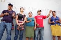 Miércoles 3 de diciembre del 2014. Tuxtla Gutiérrez. Los familiares de florentino Gómez Girón, preso en el Amate se desangran este medio día para exigir la liberación inmediata del líder campesino de Ixtapa.