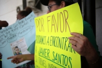 20231026. Tuxtla. Familiares y amigos del joven desaparecido en Cintalapa se manifiestan en las instalaciones de la PGJ-Chiapas