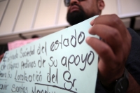 20231026. Tuxtla. Familiares y amigos del joven desaparecido en Cintalapa se manifiestan en las instalaciones de la PGJ-Chiapas