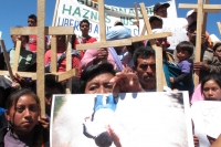 Foto/Miradasur. San Cristóbal de Las Casas, Chis. 21 de Marzo. Indígenas desplazados de la comunidad Los Llanos municipio de San Cristóbal de Las Casas y habitantes de la comunida Banavil, municipio de Tenejapa, marcharon la mañana de este viernes por las