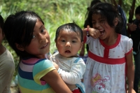 Viernes 24 de mayo del 2019. Chiapa de Corzo. Los niños desplazados del Ejido Puebla de Chenalho descansan este medio día al cumplirse un año más de los hechos violentos que les obligaron a salir de esta comunidad de Chiapas.