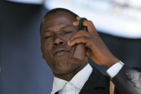 EL GRUPO AFRICANO ABDOULAYE DIABATE SE PREPARA PARA SU PRESENTACION EN LA PLAZA DE LA PAZ DE SAN CRISTOBAL DE LAS CASAS