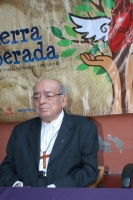 Diego Cadenas y Don Samuel Ruiz durante la presentación del Balance Anual sobre la Situación de los Derechos Humanos en Chiapas en las instalaciones del Centro de DH  Fray Bartolomé de las Casas en la ciudad de San Cristóbal