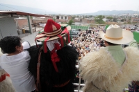 Miércoles 11 de abril del 2018. Tuxtla Gutiérrez. Continúa el registro de candidatos a las representaciones populares para la contienda electoral de este año en el estado de Chiapas. En la imagen el aspirante Mario Santis recibe su constancia por el P