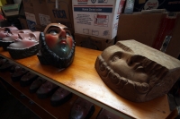 Lunes 16 de enero del 2012. Las mascaras de don Antonio.