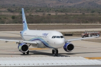 Viernes 1 de abril. El Eco-jet que utilizara desde este día bio-turbosina elaborada en el sureste de México llega esta mañana al Aeropuerto Internacional  de Chiapas desde la ciudad de México D.F.
