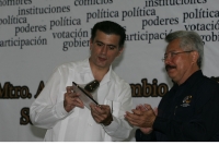 Alonso Lujambio, Secretario de Educación durante su visita al estado de Chiapas, recorre algunas escuelas y universidades así como también participa en la inauguración de las Jornadas Federales de Información Ciudadana este medio día en la ciudad de Tuxtl