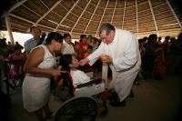 Jueves 11 de febrero. La arquidiócesis de Tuxtla Gutiérrez, celebra este jueves el DÃa Mundial del Enfermo con una solemne misa en el Centro Comunitario Juan Pablo II donde Monseñor Rogelio Cabrera otorgo el sacramento de La Unción de los Enfermos a pacie Jueves 11 de febrero. La arquidiócesis de Tuxtla Gutiérrez, celebra este jueves el DÃa Mundial del Enfermo con una solemne misa en el Centro Comunitario Juan Pablo II donde Monseñor Rogelio Cabrera otorgo el sacramento de La Unción de los Enfermos a pacie