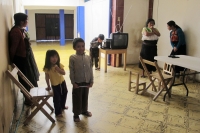 Sábado 22 de junio del 2013. Foto/Miradasur. San Juan Chamula. Los miembros de las cuatro familias desplazadas de su comunidad retornaran este 25 de junio a Los Llanos donde fueron expulsados desde enero 31 personas evangélicas y que hasta ahora no han en