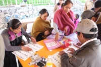 Domingo 1 de julio del 2012. San Cristóbal de las Casas, Chiapas. La afluencia de mujeres en las votaciones de este domingo se caracterizo por la presencia de las mujeres indígenas en la zona altos, mientras que en las principales ciudades, muchas persona