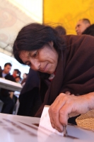Domingo 1 de julio del 2012. San Cristóbal de las Casas, Chiapas. La afluencia de mujeres en las votaciones de este domingo se caracterizo por la presencia de las mujeres indígenas en la zona altos, mientras que en las principales ciudades, muchas persona