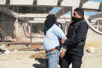 Viernes 7 de diciembre del 2012. Fto/Miradasur. San Cristóbal de las Casas, Chiapas. Elementos de la Policía Estatal desalojan la carretera que conduce a San Juan Chamula y desalojan el predio denominado Rancho El Ellar en San Cristóbal de las Casas.