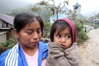 Domingo 6 de enero del 2013. Chilón, Chiapas. La extrema pobreza y las inclemencias del clima continúan enfermando a las familias de la Sierra después de que fallecieran varios menores durante las semanas pasadas.
