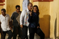 Foto/Cortesía: Elementos del Estado Mayor Presidencial golpean y sacan a empujones a varias personas que se manifestaban al momento que Félipe Calderón y su esposa entraban a la Catedral de la Paz para visitar la tumba del Obispo Samuel Ruíz García