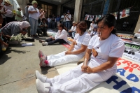 Martes 23 de mayo del 2017. Tuxtla Gutiérrez. Las enfermeras en huelga de hambre de Movimiento del Sector Salud marchan hacia el Congreso chiapaneco acompañados de organizaciones sociales y de estudiantes