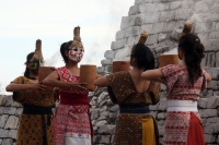 Lunes 19 de marzo del 2012. Representación maya recibe el equinoccio en Tenam Puente.