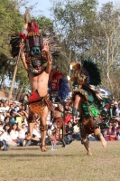 Lunes 19 de marzo del 2012. Representación maya recibe el equinoccio en Tenam Puente.