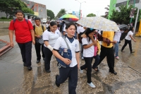 Martes 20 de septiembre. Alumnos de  CEBECH se manifiestan bajo la lluvia.