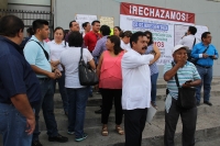 Jueves 3 de noviembre del 2016. Tuxtla Gutiérrez. Conferencia de prensa del grupo de maestros de la escuela Secundaria Moises Sáenz Garza donde hablan sobre el caso del dictamen emitido por protección civil como zona de alto riesgo y desalojo de la misma