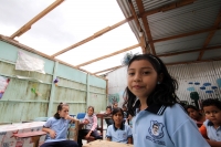 Miércoles 14 de mayo del 2014. Chiapa de Corzo. Las condiciones de precariedad de las aulas de la primaria Jaime Sabines en la Colonia Jardines del Grijalva han sido elevadas por los fuertes vientos de la víspera por lo que se espera que se suspendan las 