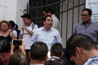 Martes 23 de agosto del 2016. Tuxtla Gutiérrez. Padres de familia y directivos de la Escuela Secundaria del Estado Número Uno preparan propuestas para impartir clases mientras continúan las protestas del Movimiento Magisterial en Chiapas.