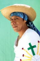 Jueves 29 de junio del 2019. Tuxtla Gutiérrez. El Baile de las Espuelas o Tonguy Etsé. Los participantes de este rito costumbrista recorren las casas de las familias que guardan las costumbres de la etnia zoques Jueves 29 de junio del 2019. Tuxtla Gutiérrez. El Baile de las Espuelas o Tonguy Etsé. Los participantes de este rito costumbrista recorren las casas de las familias que guardan las costumbres de la etnia zoques