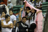 Sábado 31 de agosto del 2013. Tuxtla Gutiérrez. Bajo una intensa lluvia da inicio el partido de Jaguares recibiendo los Xolos de Tijuana.