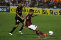 Sábado 31 de agosto del 2013. Tuxtla Gutiérrez. Bajo una intensa lluvia da inicio el partido de Jaguares recibiendo los Xolos de Tijuana.