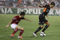 Sábado 31 de agosto del 2013. Tuxtla Gutiérrez. Bajo una intensa lluvia da inicio el partido de Jaguares recibiendo los Xolos de Tijuana.