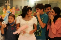 Domingo 7 de octubre del 2018. Tuxtla Gutiérrez. Estefanie, joven con leucemia celebra sus XV años con su familia, niños internos y doctores en el Hospital de Especialidades Pediátricas de Chiapas