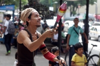 Jueves 4 de diciembre del 2014. Tuxtla Gutiérrez. Una manera de juntar algunos pesos es representar la inmovilidad de la cotidianidad.