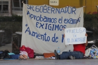 Lunes 22 de agosto, 2011. Los estudiantes continúan en huelga de hambre.