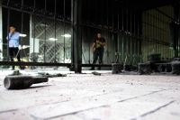Sábado 25 de mayo del 2019. Tuxtla Gutiérrez. Los restos de la fogata que estudiantes prendieron esta noche en la entrada del edificio del gobierno de Chiapas.