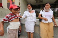 Miércoles 22 de mayo del 2013. Tuxtla Gutiérrez, Chiapas. Accidentados Evangélicos piden ayuda. Las familias de las 17 personas lesionadas en el accidente del libramiento norte de esta ciudad piden la intervención de las autoridades estatales  debido a qu