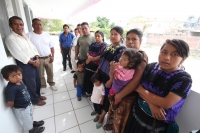 Jueves 3 de enero del 2012. Ex presos del caso Acteal se reúnen con sus familias. Tuxtla Gutiérrez, Chiapas. El grupo de indígenas ex carcelados la víspera por decisión del SCJN en el caso de la matanza de 45 indígenas en la comunidad Acteal en 1997 se re