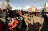 Miércoles 8 de octubre del 2014. San Cristóbal de las Casas. El contingente de Bases de Apoyo del EZLN (BAEZ) marchan en silencio esta tarde para manifestar el apoyo de las comunidades indígenas a los normalistas desaparecidos en Ayotzinapa.