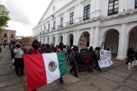 Miércoles 8 de octubre del 2014. San Cristóbal de las Casas. El contingente de Bases de Apoyo del EZLN (BAEZ) marchan en silencio esta tarde para manifestar el apoyo de las comunidades indígenas a los normalistas desaparecidos en Ayotzinapa.
