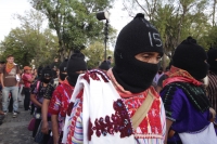 Miércoles 8 de octubre del 2014. San Cristóbal de las Casas. El contingente de Bases de Apoyo del EZLN (BAEZ) marchan en silencio esta tarde para manifestar el apoyo de las comunidades indÃgenas a los normalistas desaparecidos en Ayotzinapa. Miércoles 8 de octubre del 2014. San Cristóbal de las Casas. El contingente de Bases de Apoyo del EZLN (BAEZ) marchan en silencio esta tarde para manifestar el apoyo de las comunidades indÃgenas a los normalistas desaparecidos en Ayotzinapa.