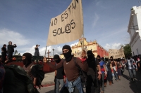 Miércoles 8 de octubre del 2014. San Cristóbal de las Casas. El contingente de Bases de Apoyo del EZLN (BAEZ) marchan en silencio esta tarde para manifestar el apoyo de las comunidades indígenas a los normalistas desaparecidos en Ayotzinapa.