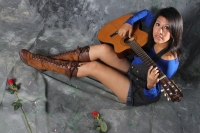 Jueves 6 de marzo del 2014. Tuxtla Gutiérrez. La cantautora chiapaneca Faby Flores y el colectivo de artistas Caleidoscopio el festival artístico Intervención de un Bordado este fin de semana en la plaza central de la capital del estado de Chiapas durante