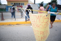 20231015. Tuxtla. Familiares de los policías retenidos en Frontera Corozal se plantan en las instalaciones de la SSyPC