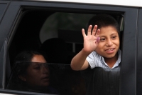 Domingo 28 de julio del 2013. Tuxtla Gutiérrez. El Niño tsotsil Feliciano Díaz, quien fuera maltratado por un funcionario del ayuntamiento de Villahermosa, de regreso a El Romerillo, San Juan Chamula.