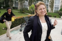 Arely Gómez González, titular de la FEPADE es entrevistada por los medios de comunicación en la ciudad de Tuxtla Gutiérrez, Chiapas.