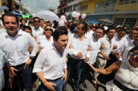 Viernes 24 de julio del 2015. Tuxtla Gutiérrez. Fernando Castellanos Calymayor, aspirante al ayuntamiento de la capital del estado de Chiapas por los partidos, PRi-PVEM-Unidos Por Chiapas-Nueva Alianza durante su manifestación en la Avenida Central declar Viernes 24 de julio del 2015. Tuxtla Gutiérrez. Fernando Castellanos Calymayor, aspirante al ayuntamiento de la capital del estado de Chiapas por los partidos, PRi-PVEM-Unidos Por Chiapas-Nueva Alianza durante su manifestación en la Avenida Central declar